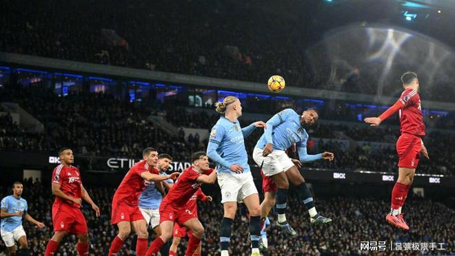 包含蓝月反击！曼城客场大胜拿下争冠对手的词条