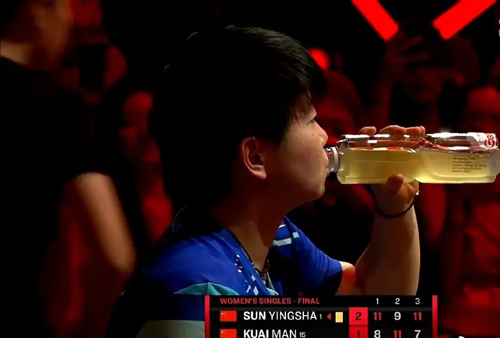 泰国乒乓球选手成功过关斩将，再次晋级