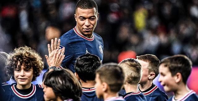 包含姆巴佩新星出色防守表现惊艳，美国队未来可期！的词条